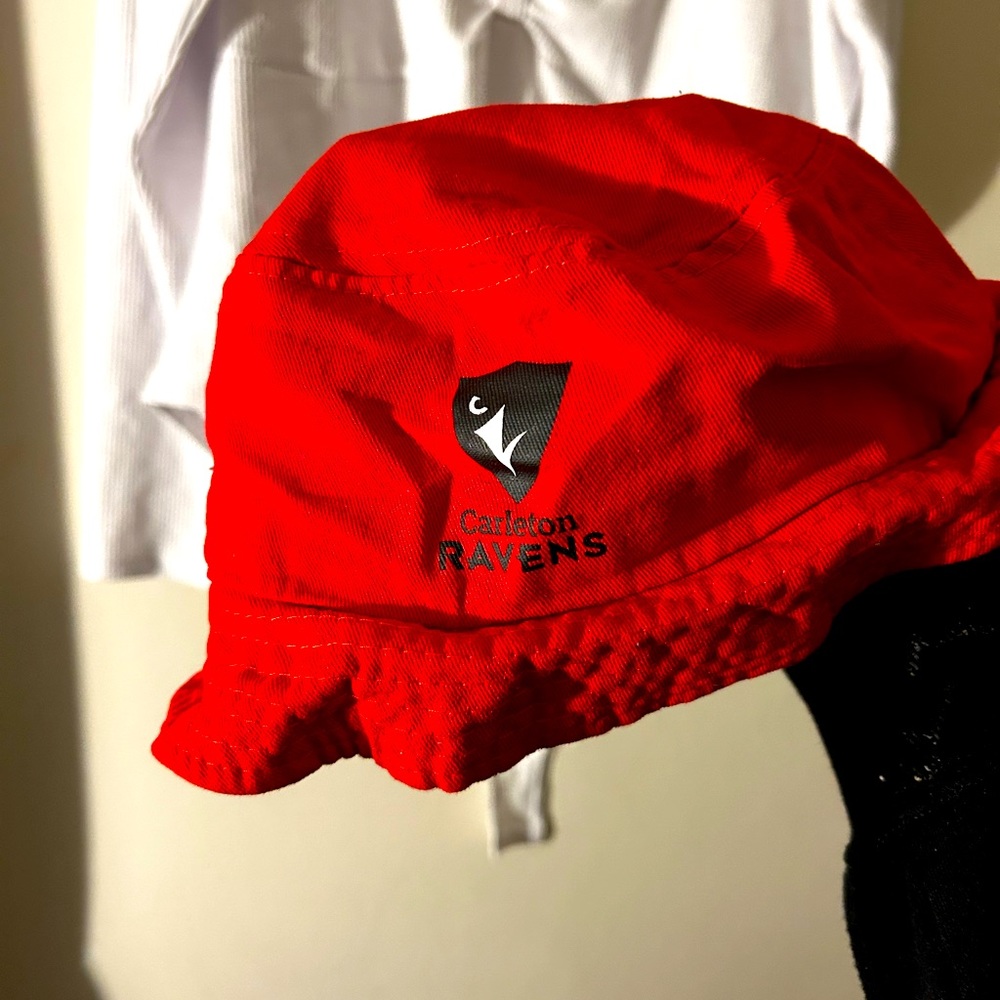 Ravens are red bucket hat.
